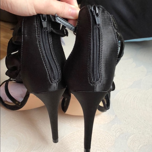 BOGO FREE! Black Ruffle Sandals Sz 9 - Picture 7 of 8